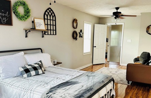 Stanley Other | Charming farmhouse with fitness equipment & Wifi!