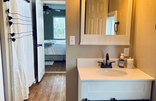Stanley Other | Charming farmhouse with fitness equipment & Wifi!