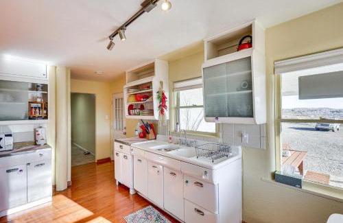 Farmington House | Charming Farmington Home about 16 Mi to Aztec Ruins!