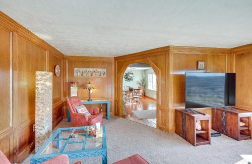 Farmington House | Charming Farmington Home about 16 Mi to Aztec Ruins!