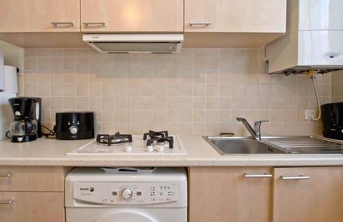 Les Sables d'Olonne House | Charming Fisherman's House in La Chaume with 2 Bedrooms and Pet-Friendly