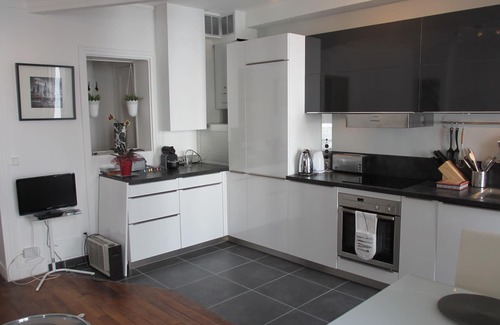 Batignolles Apartment | Charming Flat Centrally Located, Recently Refurbished & Well-equipped