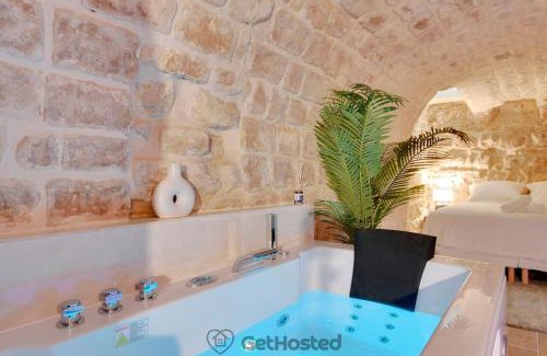 Quartier de la Porte-Saint-Denis Apartment | Charming flat heart of Paris GetHosted