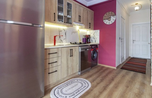 Fatih Apartment | Charming Flat near Kennedy Avenue in Fatih