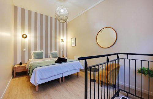 Croulebarbe Apartment | Charming Flat, quartier latin with a private cinema