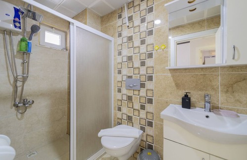 Konyaalti Apartment | Charming Flat w Balcony, Garden, Pool in Antalya