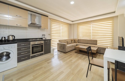 Konyaalti Apartment | Charming Flat w Balcony, Garden, Pool in Antalya