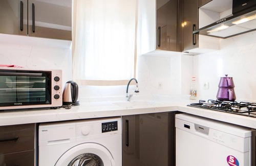 Turgutreis City Center Apartment | Charming Flat w Terrace 3 min to Beach in Bodrum