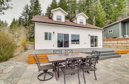 Florence House | Charming Florence Home with Fire Pit and River Views!
