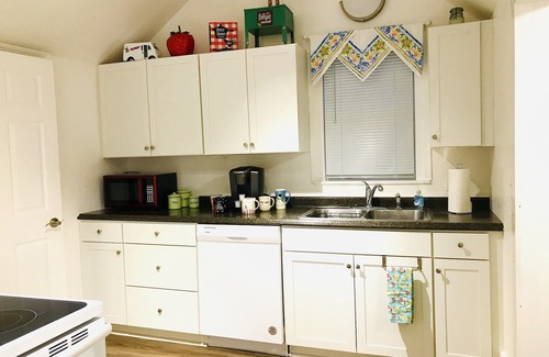 Moweaqua House | Charming Folk Victorian Cottage in the small-town farming community of Moweaqua.