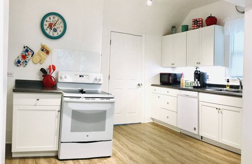 Moweaqua House | Charming Folk Victorian Cottage in the small-town farming community of Moweaqua.