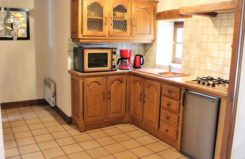 Cenac-et-Saint-Julien Cottage | Charming Cottage Near Sarlat with Garden, Fireplace, and Modern Amenities