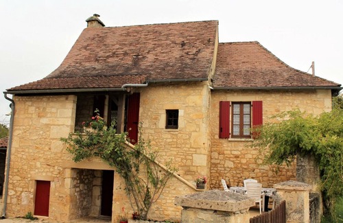 Cenac-et-Saint-Julien Cottage | Charming Cottage Near Sarlat with Garden, Fireplace, and Modern Amenities