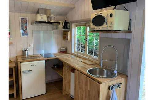 17th Arrondissement Batignolles-Monceau Ski Chalet | Charming chalet on an island 30min from Paris