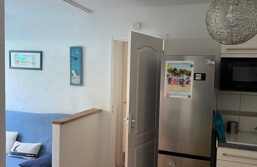 Le Grand-Village-Plage Apartment | Charming house with terrace and shared pool, steps from the beach – Ideal for 4 people