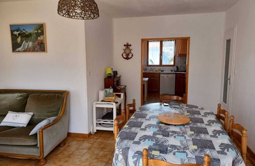 Le Grand-Village-Plage House | Charming Amicis house, just a few steps from the beach!