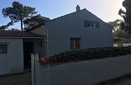 Le Grand-Village-Plage Villa | Charming villa with pool
