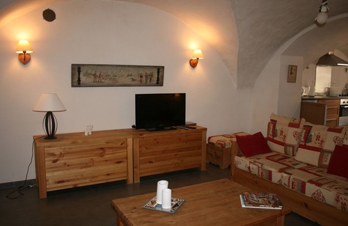 Monetier-les-Bains Apartment | Charming Serre-chevalier/Monetier 4/6-person apartment with garden.