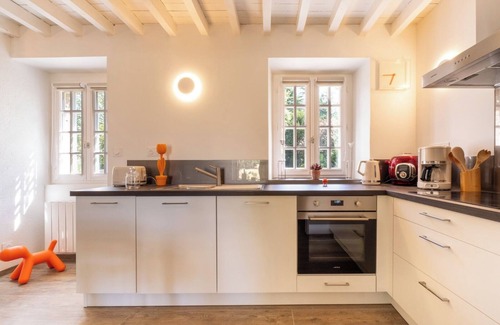 Saint-Aubin-d'Aubigne Cottage | Charming little cottage, ideal for families.