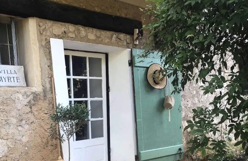 Saint-Vallier-de-Thiey Apartment | Charming, typical apartment with swimming pool in an old sheepfold