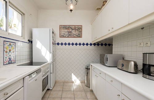 Biot House | Charming French Riviera villa - 3 bedrooms 2 bathrooms Swimming pool Wifi