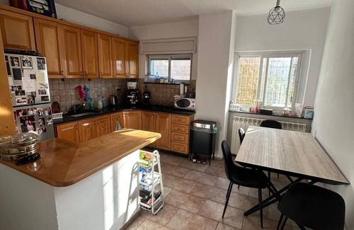 Katamon Apartment | Charming fully equipped 2-bedroom apt in Jerusalem with AC & kosher kitchen