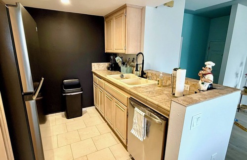 North Hollywood Condo | Charming fully furnished 1-bedroom condo with two gated parking spots!