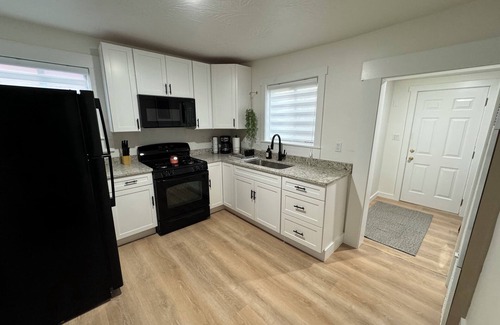 Evanston House | Charming fully remodeled 2-bedroom house with WiFi in Evanston