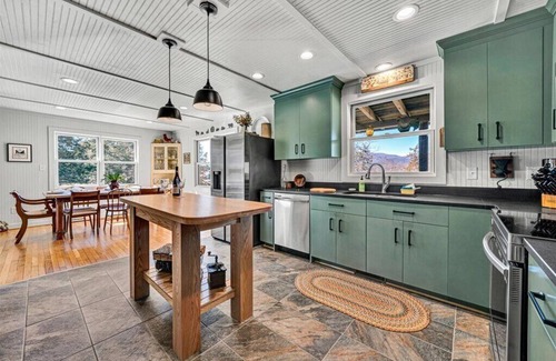 Lowesville Cabin | Charming, fully renovated 19th century cabin with spectacular views. 4 BR, 2 BA.