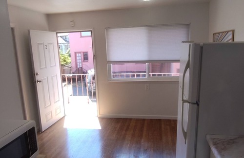 Berkeley Apartment | Charming furnished 2-bedroom apartment with WiFi, AC 4 min walk to UC Berkeley