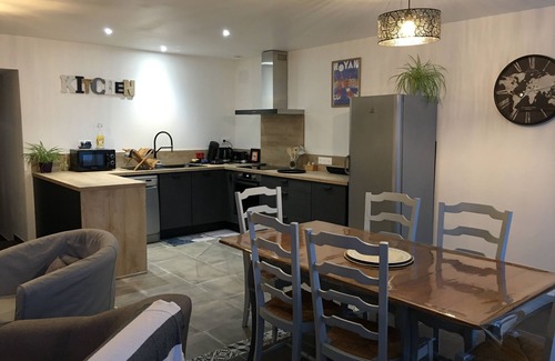 Le Gua Cottage | Charming furnished apartment for 6 people in a quiet location with swimming pool and large garden