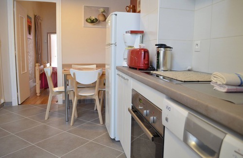Autun House | Charming furnished apartment, City center, Autun. 2 stars