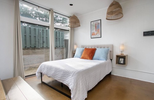 Tyler House | Charming Garden Oasis Studio Apt