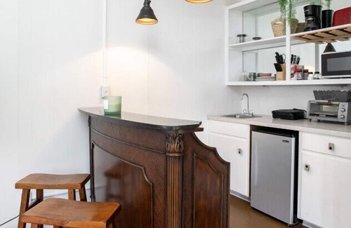 Tyler House | Charming Garden Oasis Studio Apt