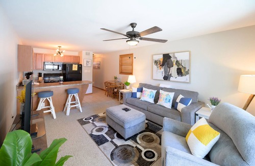 Garden City Condo | Charming Garden City Beach condo, steps to beach!
