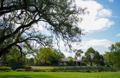 Garfield House | Charming Garfield Farm Stay 4BR Holiday Villa