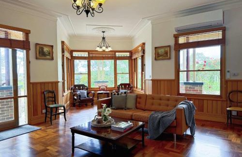 Garfield House | Charming Garfield Farm Stay 4BR Holiday Villa