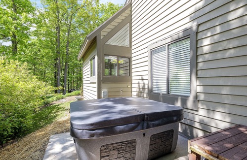 Jefferson Township House | Charming Getaway 4BR 3Bath Hot Tub