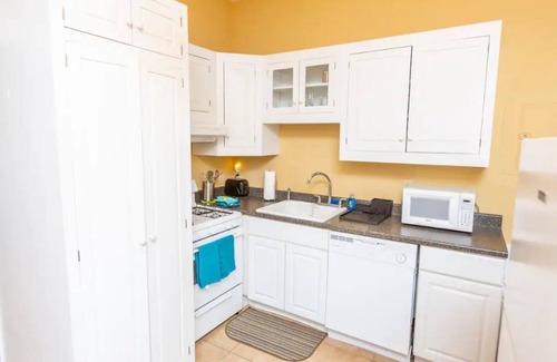 Glendale House | Charming Glen Gables Suite