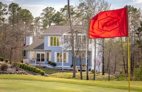 Hot Springs Village House | Charming Golf Course Retreat