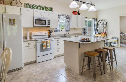 Laurie House | Charming Gravois Mills Escape with Private Backyard!