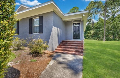 Statesboro House | Charming Gray Home- 5 mins from GSU!