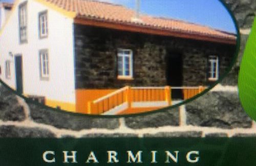 Nordeste Villa | Charming green country house