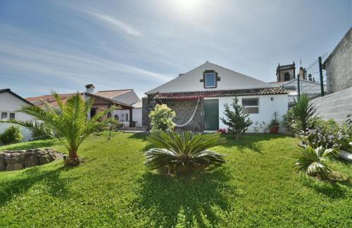Nordeste Villa | Charming green country house