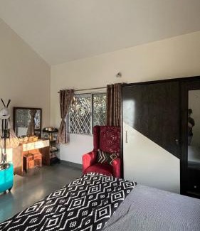 Undri House | Charming Green Hideout