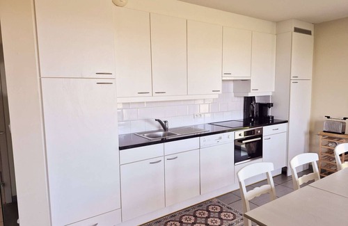 Wimereux Apartment | Charming Ground Floor Apartment with Wifi and Parking, 2 Bedrooms