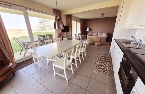 Wimereux Apartment | Charming Ground Floor Apartment with Wifi and Parking, 2 Bedrooms