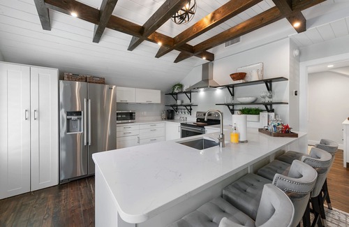 Sawgrass Cottage | Charming guest house cottage with private beach access!