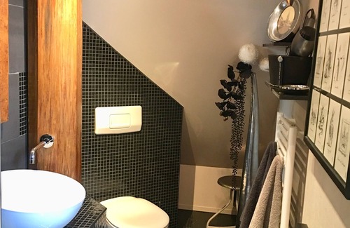 Manou Bed & Breakfast | Charming guest room with breakfast