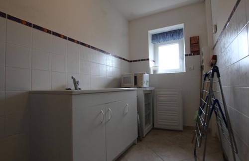 Villedieu-les-Poeles-Rouffigny Cottage | Charming Home with Fireplace, Large Garden & Modern Amenities in Peaceful Countryside